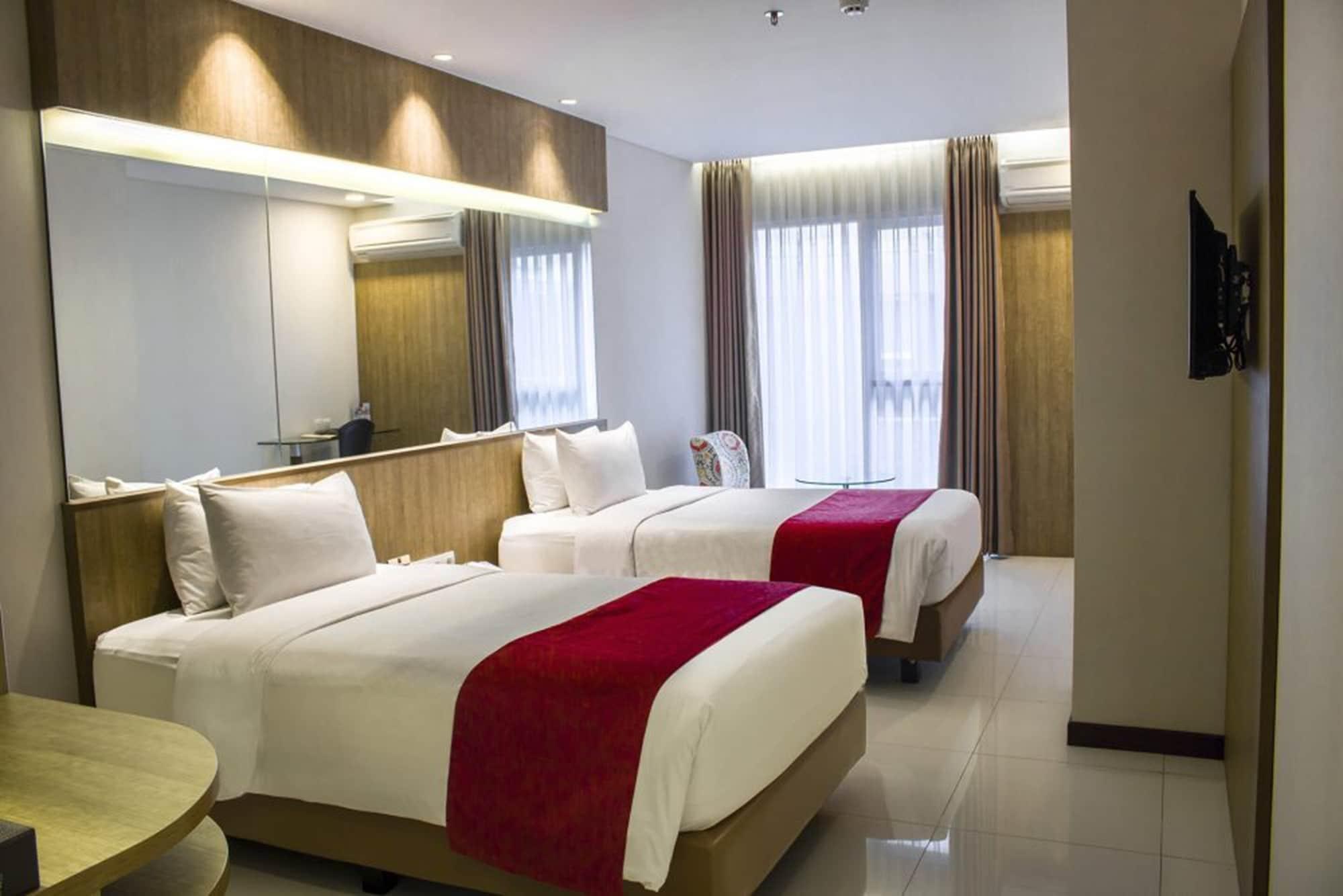West Point Hotel Бандунг Екстериор снимка