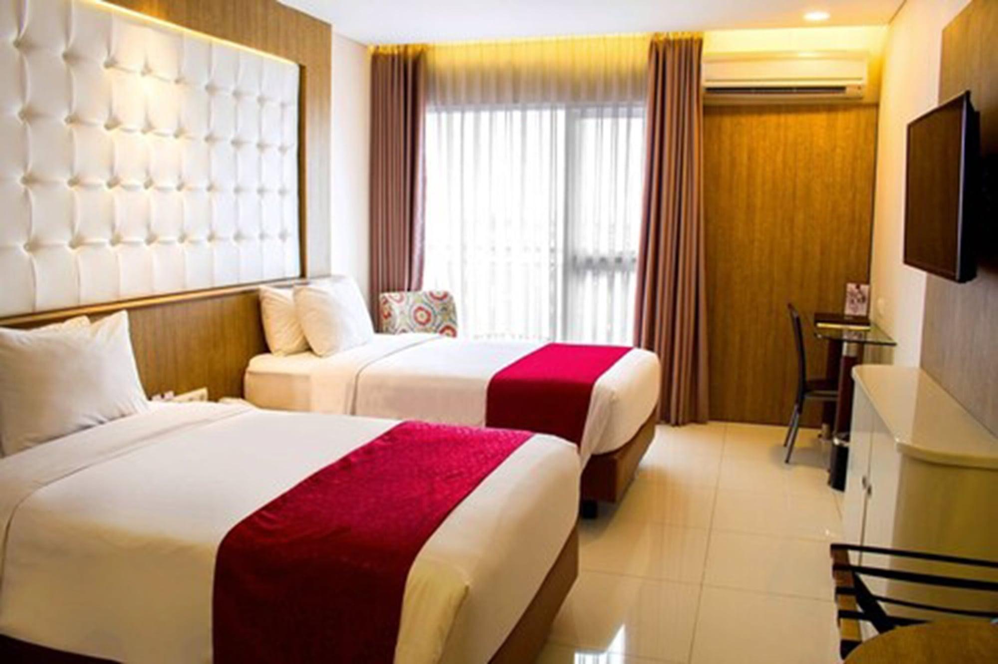 West Point Hotel Бандунг Екстериор снимка
