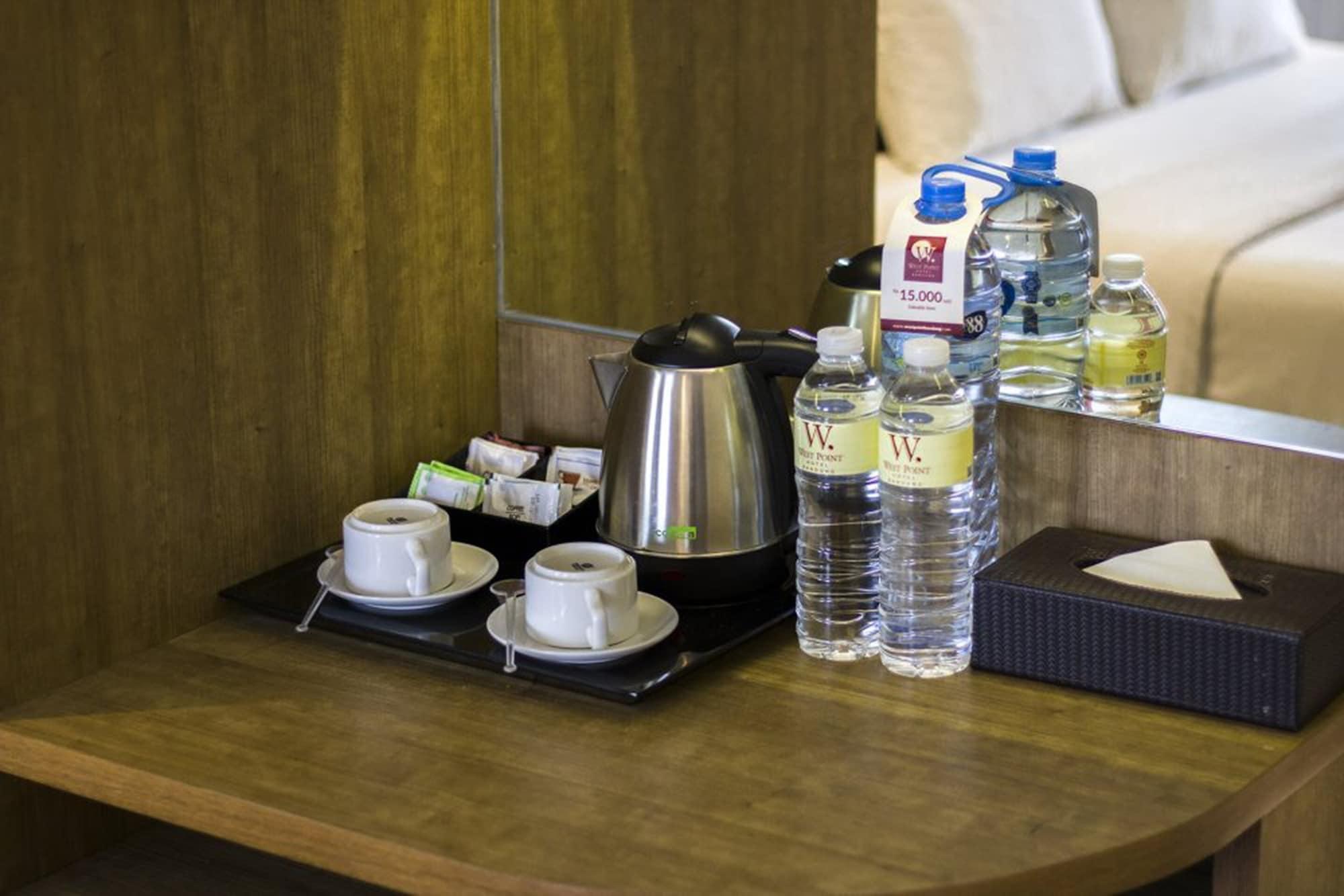 West Point Hotel Бандунг Екстериор снимка