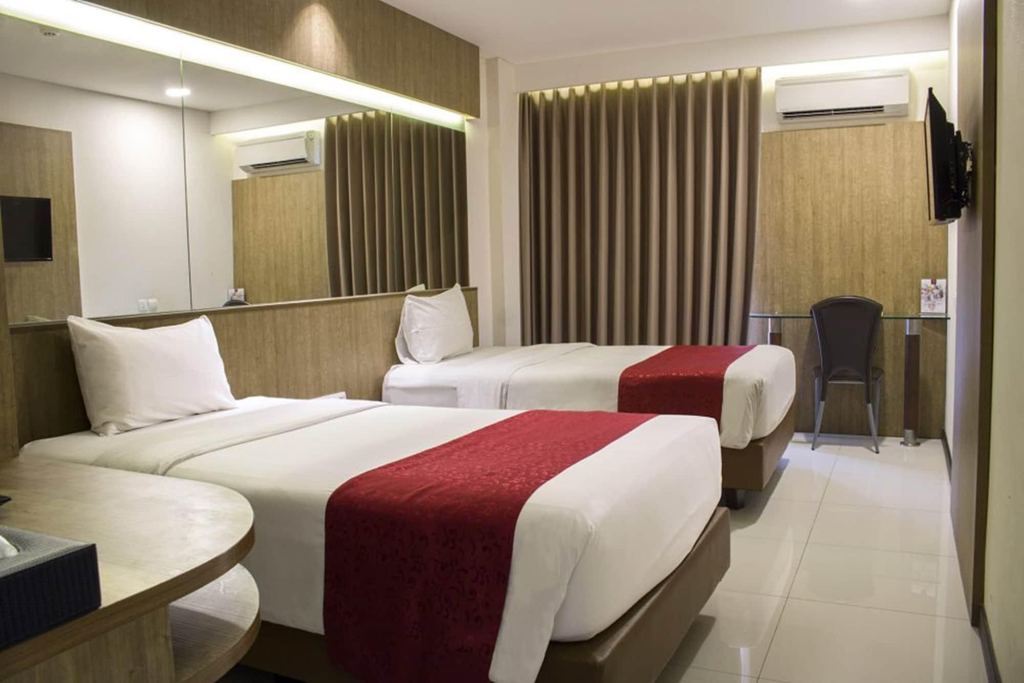 West Point Hotel Бандунг Екстериор снимка