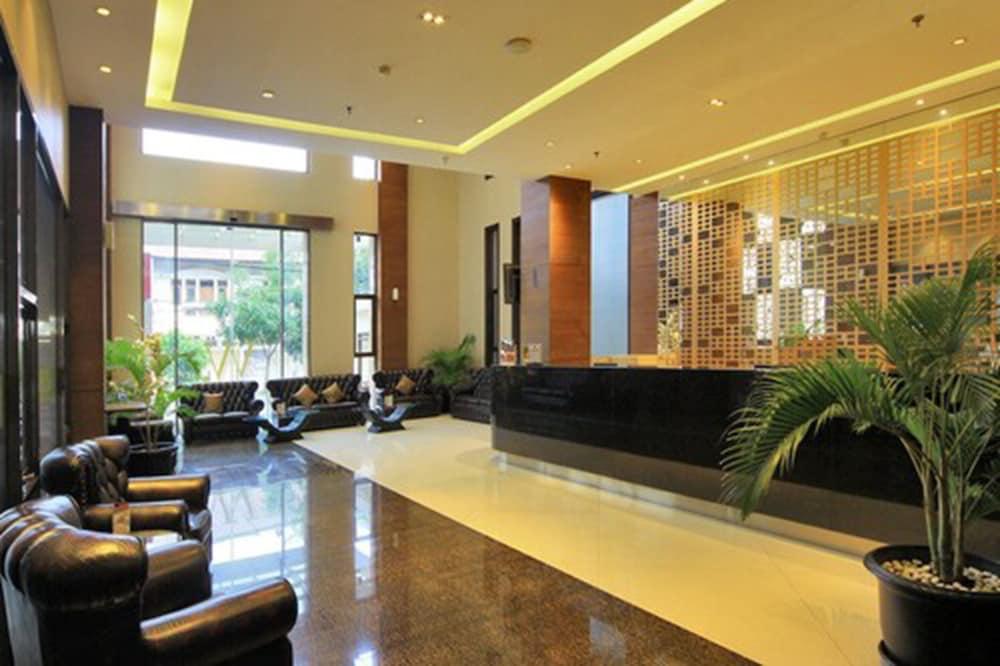 West Point Hotel Бандунг Екстериор снимка