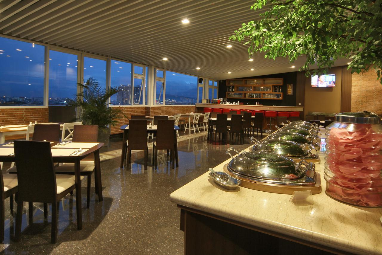 West Point Hotel Бандунг Екстериор снимка