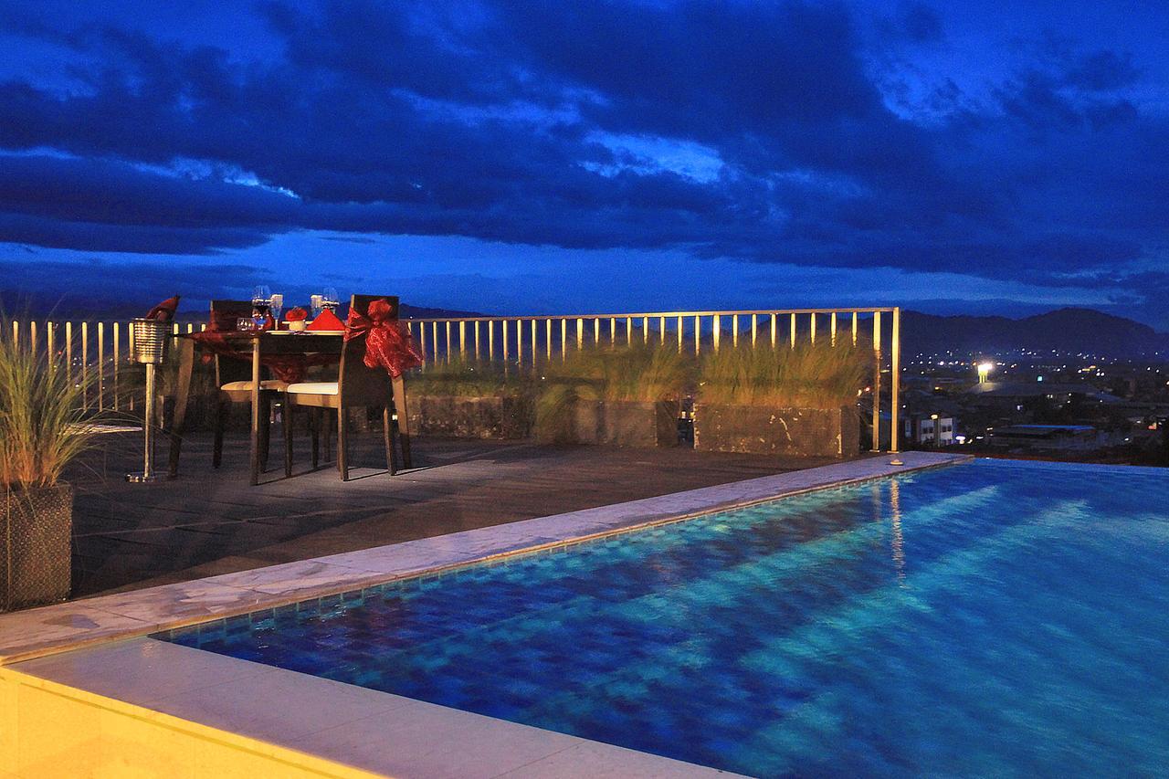 West Point Hotel Бандунг Екстериор снимка