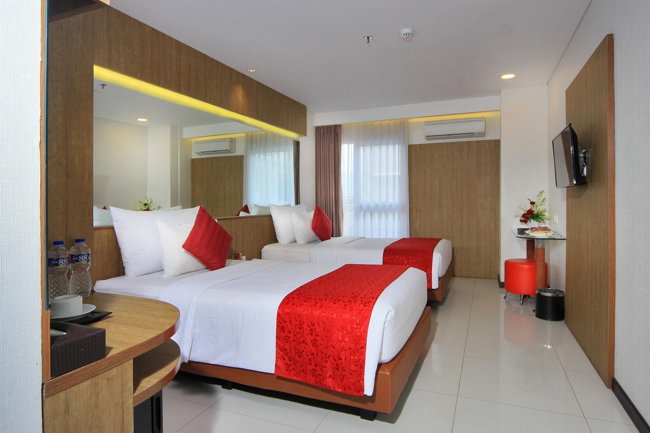 West Point Hotel Бандунг Екстериор снимка