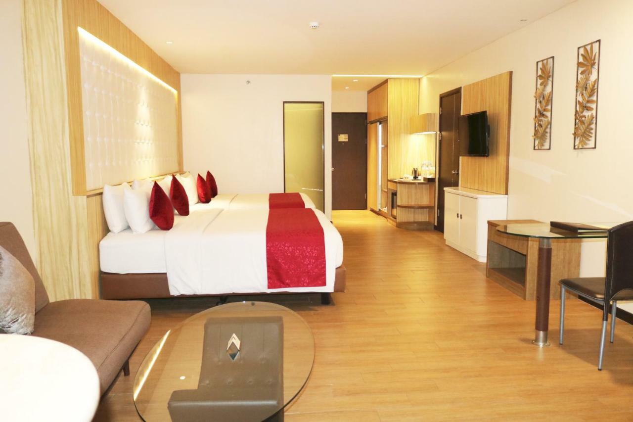West Point Hotel Бандунг Екстериор снимка