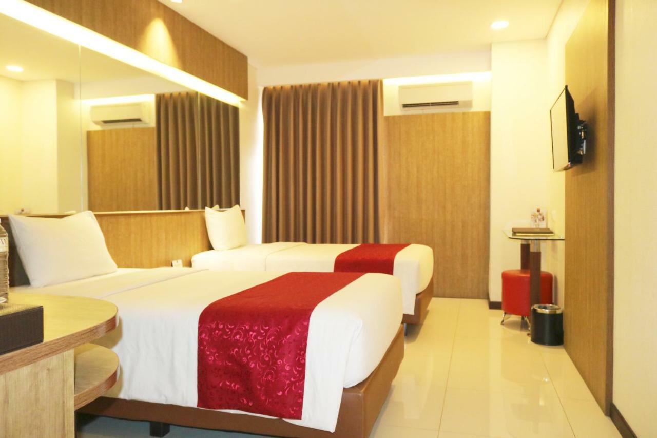 West Point Hotel Бандунг Екстериор снимка
